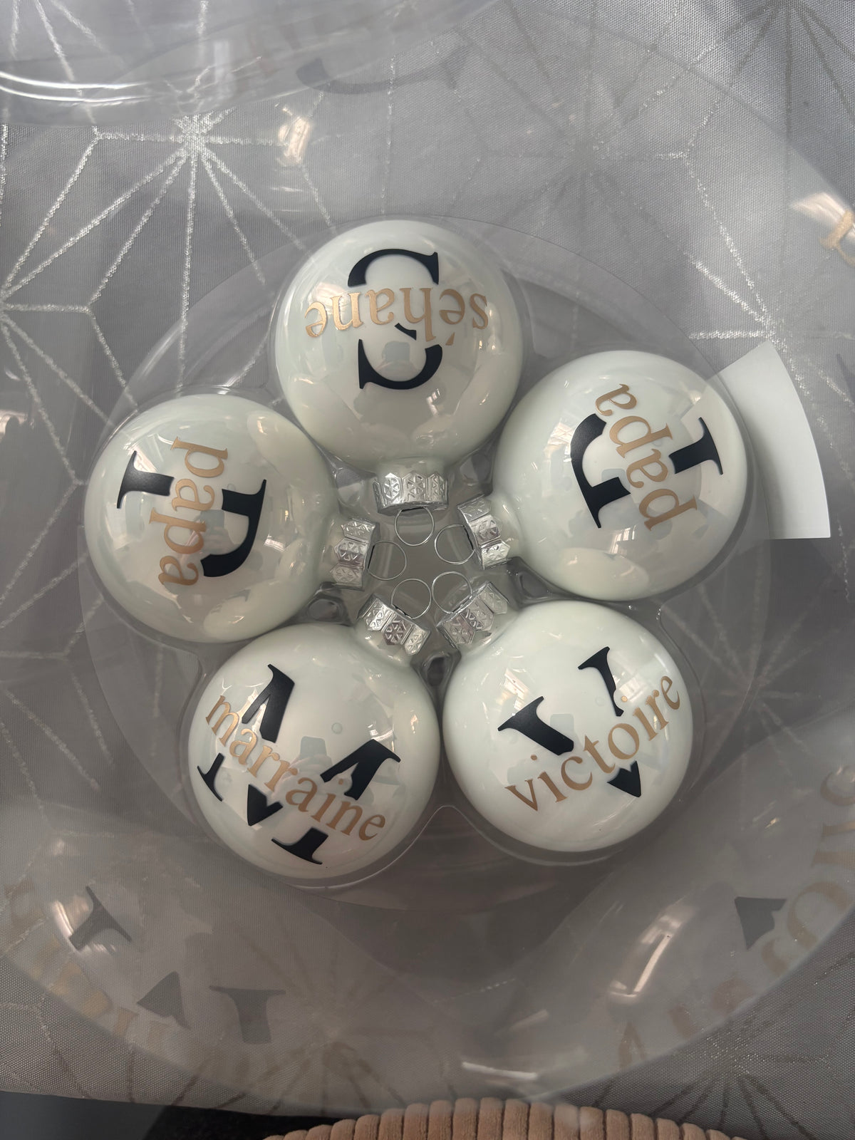 Boule de noël avec initial